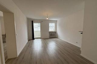 Wohnung kaufen in 86169 Augsburg, Augsburg - Kernsanierte zwei-Zimmer-Wohnung mit Balkon