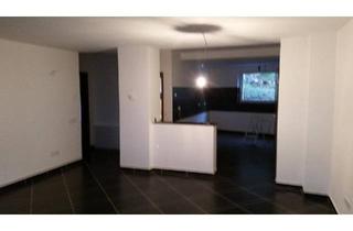 Haus kaufen in 57413 Finnentrop, Finnentrop - Solide Rendite: 4 Wohnungen mit Potenzial - Finnentrop-Rönkhausen