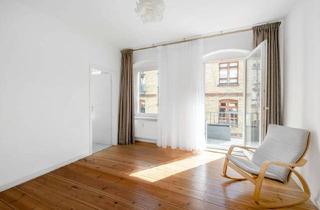 Wohnung kaufen in Prenzlauer Berg, 10407 Berlin, Berlin - Einladende 3-Zimmer-Wohnung mit Balkon und Kamin am Volkspark Friedrichshain