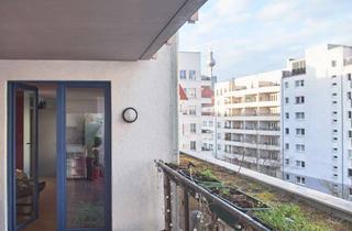 Wohnung kaufen in Alte Jakobstraße 77A, 10179 Mitte, Helle 1-Zimmer-Wohnung als Renditeobjekt mit großer Terrasse und Blick auf den Fernsehturm in Mitte