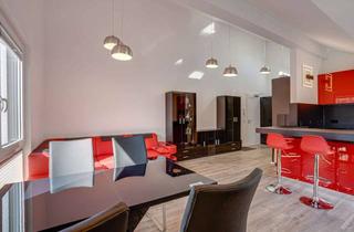 Wohnung kaufen in 24960 Glücksburg, Neuwertige DG-Wohnung im Herzen Glücksburgs: 2 Zi., 65 qm, offene EBK, Dachterrasse, hohe Decken