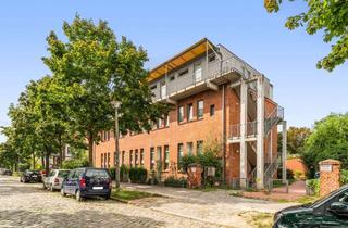 Wohnung kaufen in 12489 Adlershof, Einzigartige Wohnung auf 2 Ebenen mit Garten und Wintergärten in Berlin-Adlershof