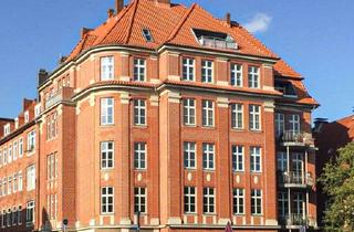 Wohnung kaufen in 24105 Brunswik, Wohnung mit viel Altbauflair und drei Balkonen in Düsternbrook