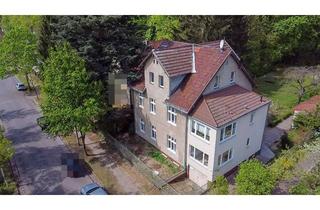 Wohnung kaufen in 12589 Rahnsdorf, Schöne Altbau-Dachgeschosswohnung // bereit für eine zeitgemäße Neugestaltung!