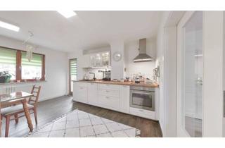 Wohnung kaufen in 90513 Zirndorf, Kapitalanlage: Modernisierte 3-Zimmer-Wohnung mit Balkon, EBK & Stellplatz in Zirndorf