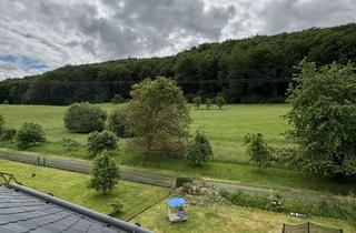 Wohnung mieten in Bahnhofstraße 15, 56459 Willmenrod, Großzügige 4-Zimmer-Wohnung mit Balkon, Garten und nachhaltiger Energieversorgung – ab 01.06./01.07.