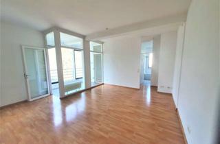 Wohnung mieten in Fontaneplatz 9c, 15711 Königs Wusterhausen, Sonnige 2 - Zimmerwohnung in zentraler Lage - Loggia - Lift - EBK - Parkhaus