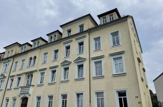 Wohnung mieten in Zscheilaer Str. 28, 01662 Meißen, Schicke und Gemütliche Dachgeschosswohnung mit Balkon und Einbauküche