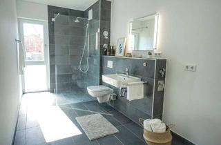 Wohnung mieten in 90522 Oberasbach, Familien willkommen! Großzügige 4-Zimmer-Erdgeschosswohnung mit 2 Terrassen, 2 Bädern u. EBK inkl.!