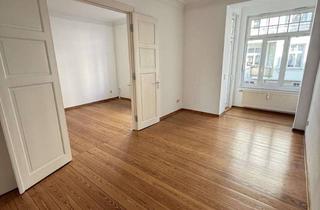 Wohnung mieten in 18057 Kröpeliner Tor-Vorstadt, charmante 3-Zimmer Altbauwohnung mit 2 Balkonen und Abstellraum