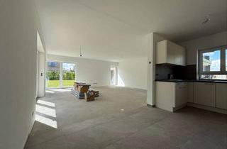 Wohnung mieten in 24626 Groß Kummerfeld, Neubau EG-Wohnung mit Garten, 5 Zimmern inkl. eigener PV-Anlage – Energiekosten sparen!
