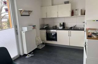 Wohnung mieten in Kenzinger Straße, 79106 Stühlinger, Zwimi 2-3 Monate Helle 2-Zimmer Wohnung mit Balkon im 2. OG in Freiburg-Stühlinger