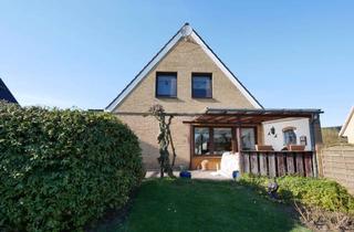 Einfamilienhaus kaufen in 25485 Bilsen, Idyllisches Einfamilienhaus mit Garage, Nebengebäude & großem Garten am Feldrand