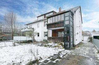 Haus kaufen in 89134 Blaustein, Zwei Einheiten, viele Möglichkeiten: DHH mit Garten und Einzelgarage