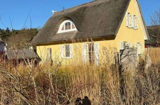 Haus kaufen in 18551 Glowe, Charmantes Reetdach‑Ferienhaus in erstklassiger Lage von Glowe