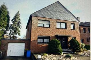 Haus kaufen in Eutiner Straße 2a, 47829 Uerdingen, 2 Parteien Haus mit großer Terrasse, Balkon, Garten und Garage