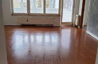 Wohnung kaufen in 71229 Leonberg, Freie 4-Zimmer-Wohnung im EG mit Wintergarten und Garten, TG-Stellplatz und Außen-Stellplatz