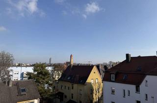 Wohnung kaufen in Pather Roth Straße 31, 86157 Pfersee, Helle 2-Zimmer Dachgeschosswohnung in Pfersee mit Blick auf den Hotelturm