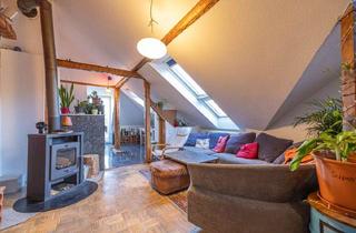 Wohnung kaufen in 76137 Südstadt, Stilvolle 4-Zimmer-Altbauwohnung im DG mit Balkon- toller Blick über die Dächer von Karlsruhe