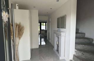 Wohnung mieten in 47443 Moers, Moderne 4,5-Zimmer Wohnung mit Eigenheimcharakter, Kamin und Dachterrasse in Moers