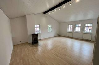 Wohnung mieten in 35435 Wettenberg, 4 1/2 Zimmer Wohnung in Fachwerkensemble. Hofnutzung, Garage, Keller. Wettenberg Launsbach