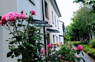 Wohnung mieten in 13053 Alt-Hohenschönhausen, Reihenhaus mit Einbauküche, Garten und Stellplatz