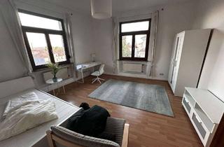 WG-Zimmer mieten in Saarstrasse 54, 61169 Friedberg, In Friedberg ist ein helles und gemütliches Zimmer in einer 3-Zimmer-WG verfügbar.
