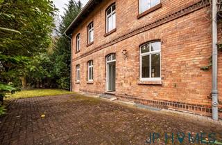 Haus kaufen in 15345 Prötzel, Zweifamilienhaus in ruhiger Naturlage mit Wassernähe– saniertes ehemaliges Bahnhofs-Häuschen