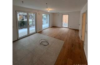 Wohnung kaufen in 83093 Bad Endorf, Hochwertige 3 Zimmer-Erdgeschoss-Wohnung mit Terrasse & Garten