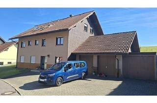 Haus kaufen in 79650 Schopfheim, Wohnhaus mit drei Wohnungen und Garagen in Schopfheim-Gersbach