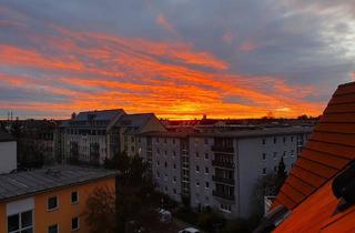 Penthouse kaufen in Drachenseestraße, 81373 München, Exklusives Penthouse-Feeling am Westpark: Lichtdurchflutetes Dachgeschoss-Juwel mit Alpenblick