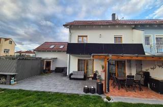 Doppelhaushälfte kaufen in 85055 Ingolstadt, Ingolstadt - Familienfreundliche DHH mit ausgebauter Doppelgarage Privat