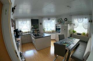 Wohnung kaufen in 42389 Wuppertal, Wuppertal - Helle 4-Zimmer-WHG mit Terrasse, EBK und 80qm Garage