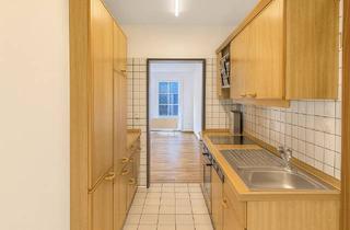 Wohnung kaufen in 21614 Buxtehude, Stilvolle Erdgeschosswohnung mit 16 qm² großem Wintergarten als Kapitalanlage