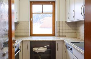 Wohnung kaufen in 82380 Peißenberg, Gepflegte 3-Zimmer-Etagenwohnung mit sonnigem Balkon, Tiefgaragenstellplatz und Aufzug