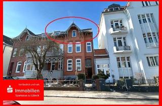Wohnung kaufen in 23564 St. Jürgen, Modernisierte 3-Zimmer Altbau-Dachgeschosswohnung in Lübeck St. Jürgen