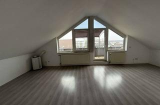 Wohnung kaufen in Rutesheimer Str. 66, 71272 Renningen, Helle 2-Zimmer Dachgeschosswohnung in Renningen mit Dachterrasse