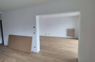Wohnung mieten in Schlörstraße 12, 63743 Schweinheim, Hochwertig sanierte 4 Zimmer Wohnung mit Balkon in Aschaffenburg Schweinheim