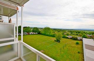 Wohnung mieten in Wilhelm-Koenen-Straße 71, 06526 Sangerhausen, Fernblick in die Goldene Aue! sanierte 3-Raum-Wohnung mit II. Etage, Badewanne, Balkon!,