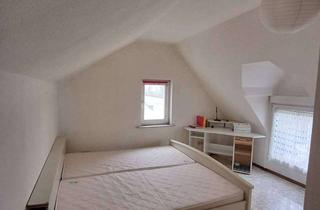 Wohnung mieten in Brahmsstraße 00, 64347 Griesheim, Helle 2-Zimmer Dachgeschosswohnung in Griesheim