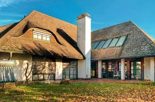 Villa kaufen in 85134 Stammham, Walmdachvilla - renovierungsbedürftig - auf großem Grundstück