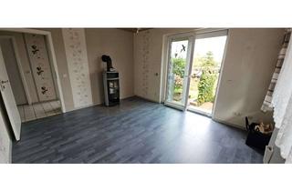 Haus kaufen in 24146 Elmschenhagen-Süd, Attraktives Zweifamilienhaus in begehrter Hochlage – ideal für Investoren oder Familien.