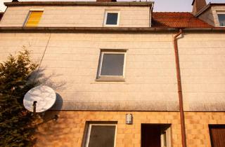 Haus kaufen in 96346 Wallenfels, Jetzt zuschlagen: Reihenmittelhaus mit Potenzial, Garten & 120 m² Wohnfläche!