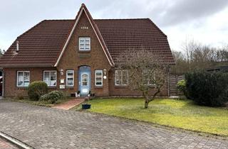 Haus kaufen in 25813 Husum, Raumvielfalt: Wohnhaus mit Garage und Carport für Wohnmobil im Herzen von Husum