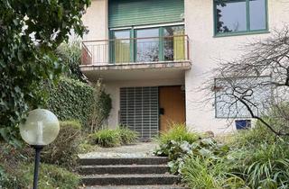 Haus kaufen in 73230 Kirchheim, Kirchheim/T.-Ötlingen, schönes EFH m. 9 Zimmern, gr. Garten, 1 Zi.-ELW, 1 Garage + 1 Stellpl. ,