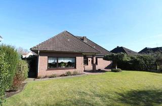 Haus kaufen in 49661 Cloppenburg, Topgepflegter Walmdachbungalow in beliebter Lage mit Ausbaureserve, Garage und schönem Garten