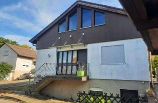 Einfamilienhaus kaufen in 75053 Gondelsheim, Gondelsheim: Freistehendes Einfamilienhaus mit ELW, Garage, Carport, Werkstatt, gr. Garten, Terrasse