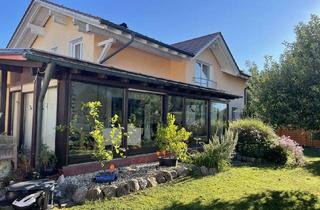 Haus kaufen in 83410 Laufen, Lichtdurchflutetes Familienhaus mit Wintergarten, Sauna, PV & Wärmepumpe in Laufen