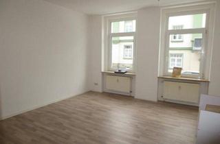 Wohnung mieten in Robert-Koch-Straße 39, 08529 Plauen, Niedliches 1-Zimmer-Apartment mit EBK u. Balkon