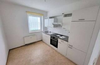 Wohnung kaufen in 08468 Reichenbach, 1 1/2-Raum-Wohnung mit Lift und Einbauküche